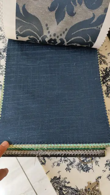 Amostra de tecido azul-marinho