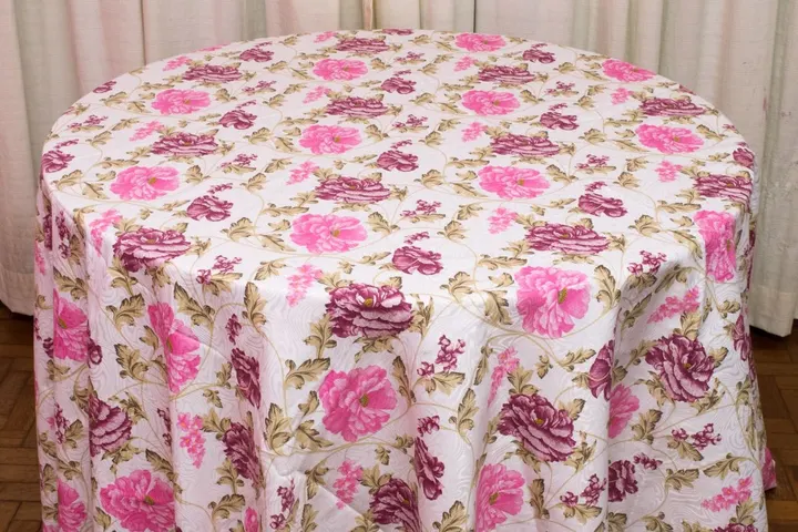 Toalha de mesa redonda com estampa floral rosa